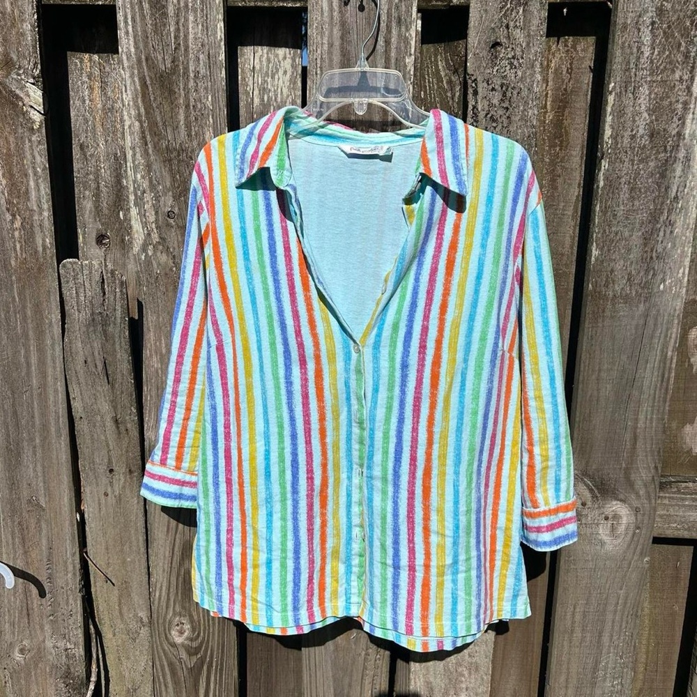 Crayons Box 🖍️
Button up striped shirt
